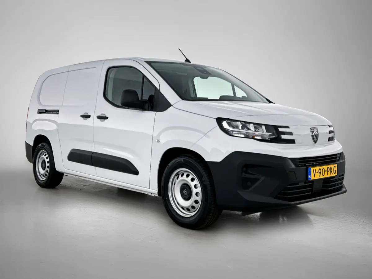 136 L2 50 kWh | Apple Carplay/Android Auto | Accu 99% |  Laadvloer Betimmerd | Airco | Achteruitrijcamera | Led Koplampen |