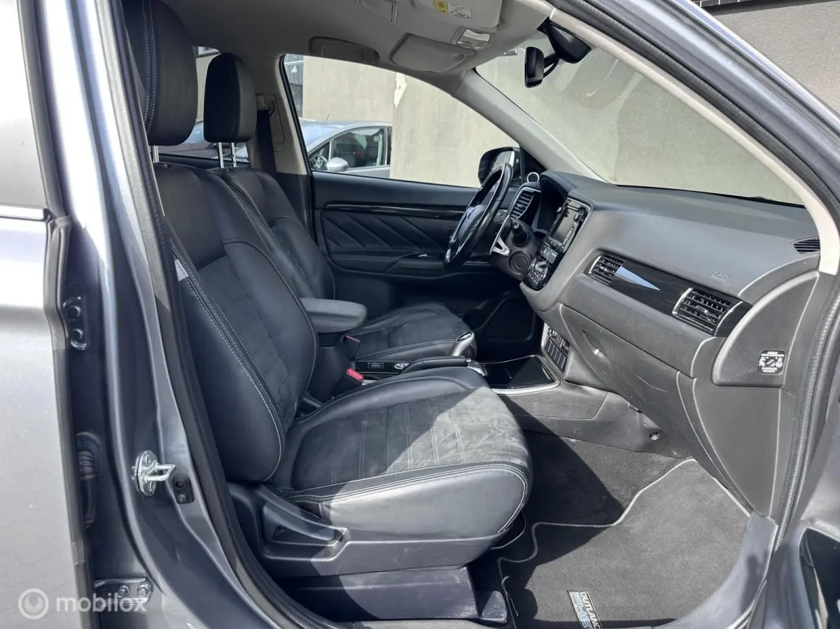 2.0 PHEV Executive|4WD|Camera|Trekhaak|