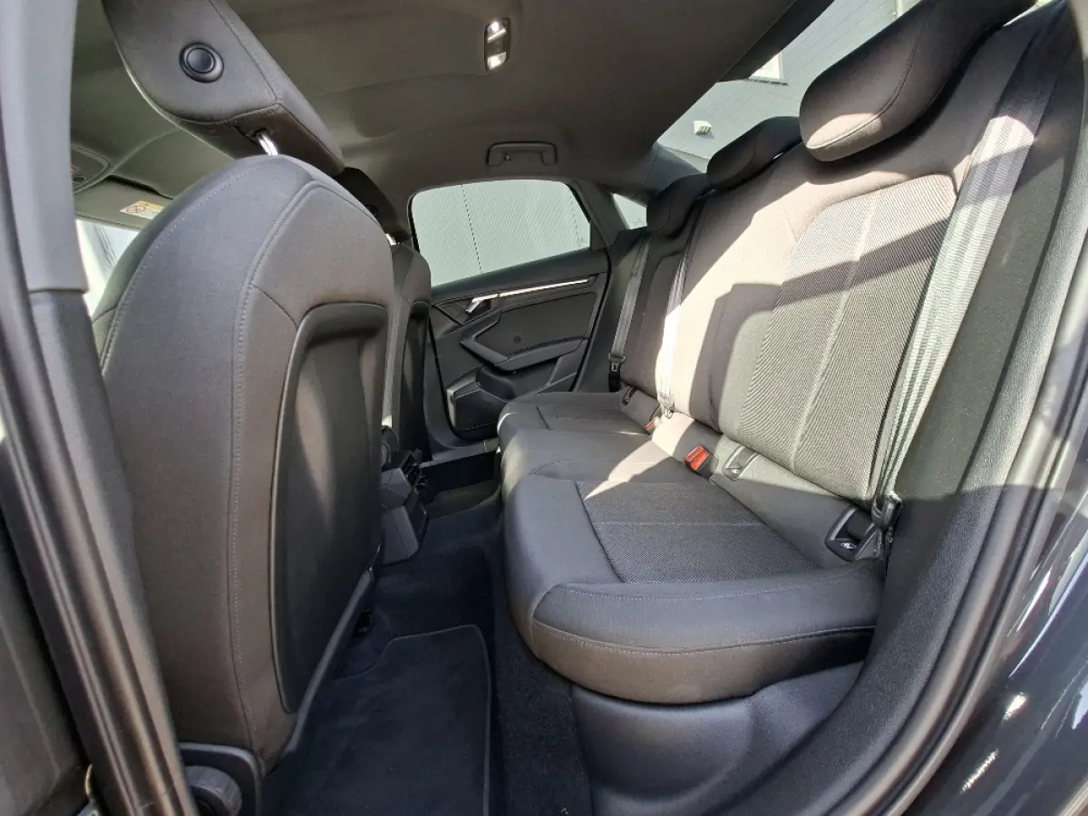 30 TFSI AUTOMAAT * Carplay * Climate Control * Parkeersensoren *
