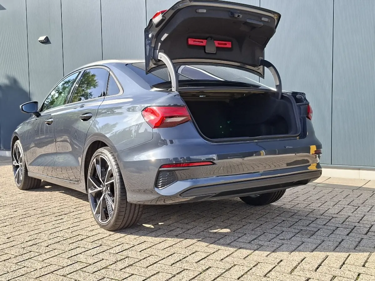 30 TFSI AUTOMAAT * Carplay * Climate Control * Parkeersensoren *