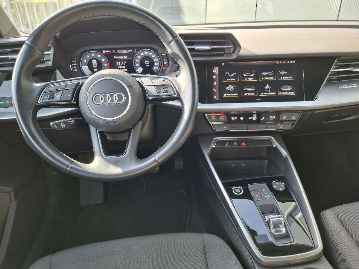 30 TFSI AUTOMAAT * Carplay * Climate Control * Parkeersensoren *