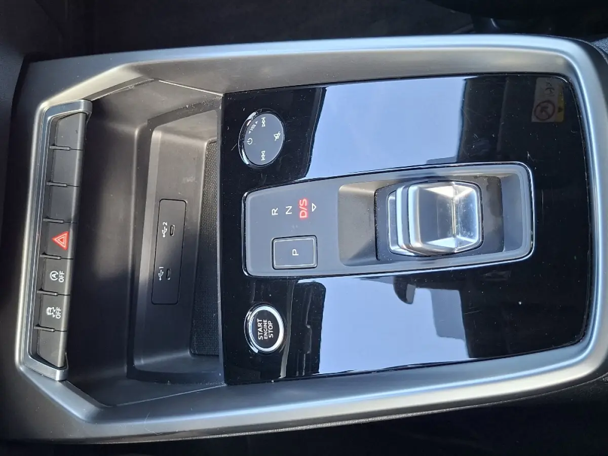 30 TFSI AUTOMAAT * Carplay * Climate Control * Parkeersensoren *