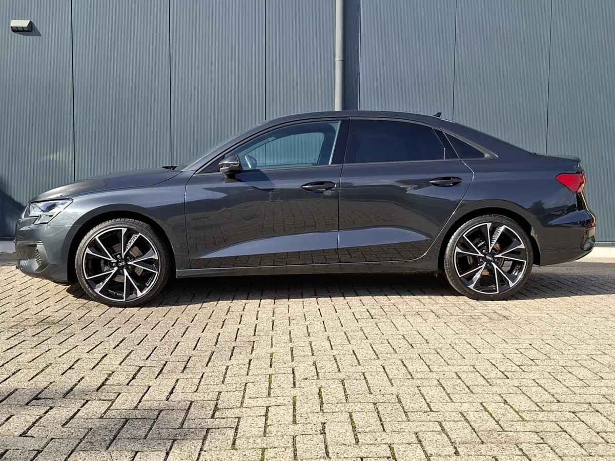 30 TFSI AUTOMAAT * Carplay * Climate Control * Parkeersensoren *