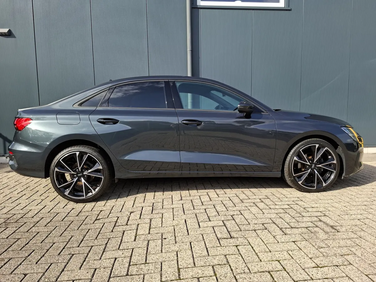 30 TFSI AUTOMAAT * Carplay * Climate Control * Parkeersensoren *