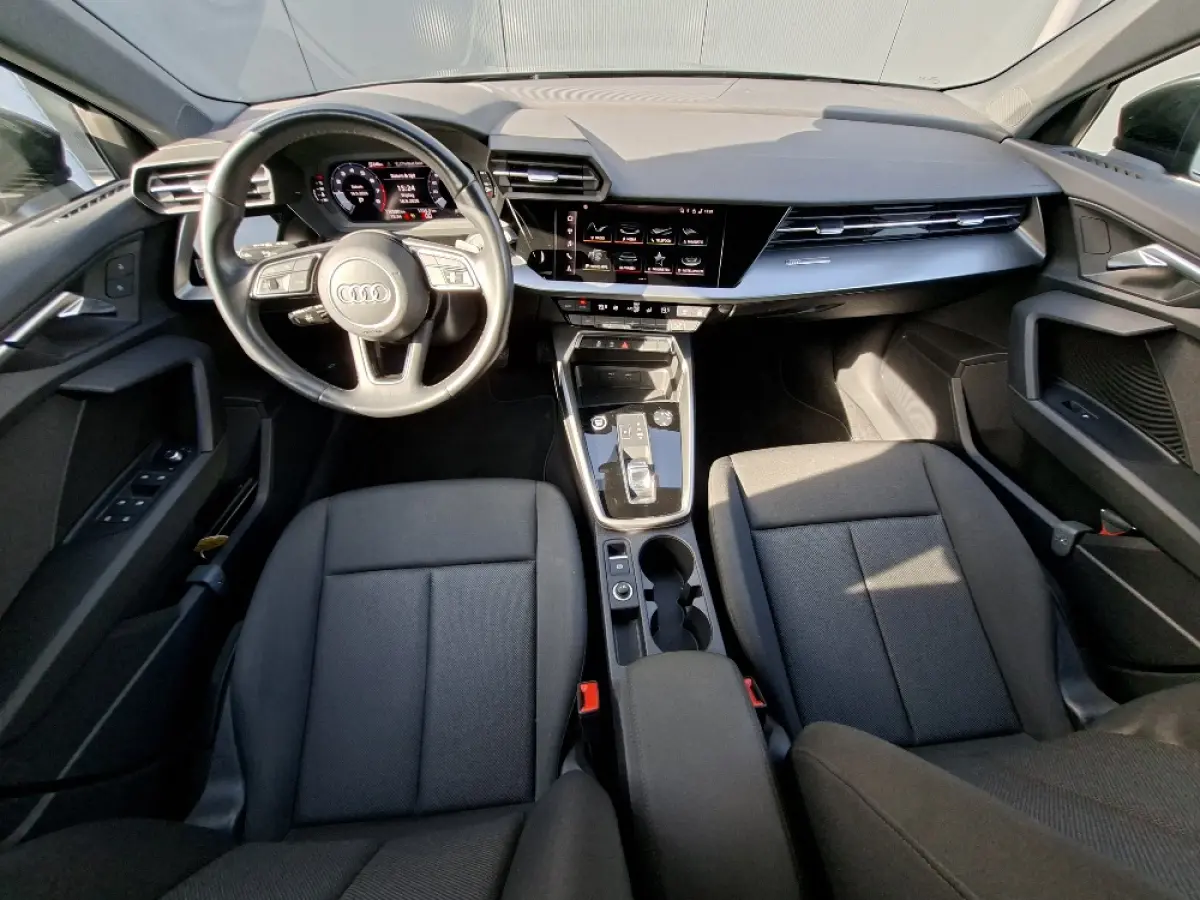 30 TFSI AUTOMAAT * Carplay * Climate Control * Parkeersensoren *