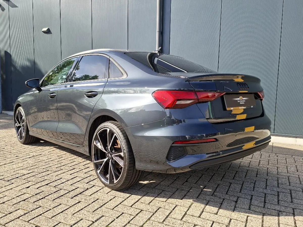 30 TFSI AUTOMAAT * Carplay * Climate Control * Parkeersensoren *