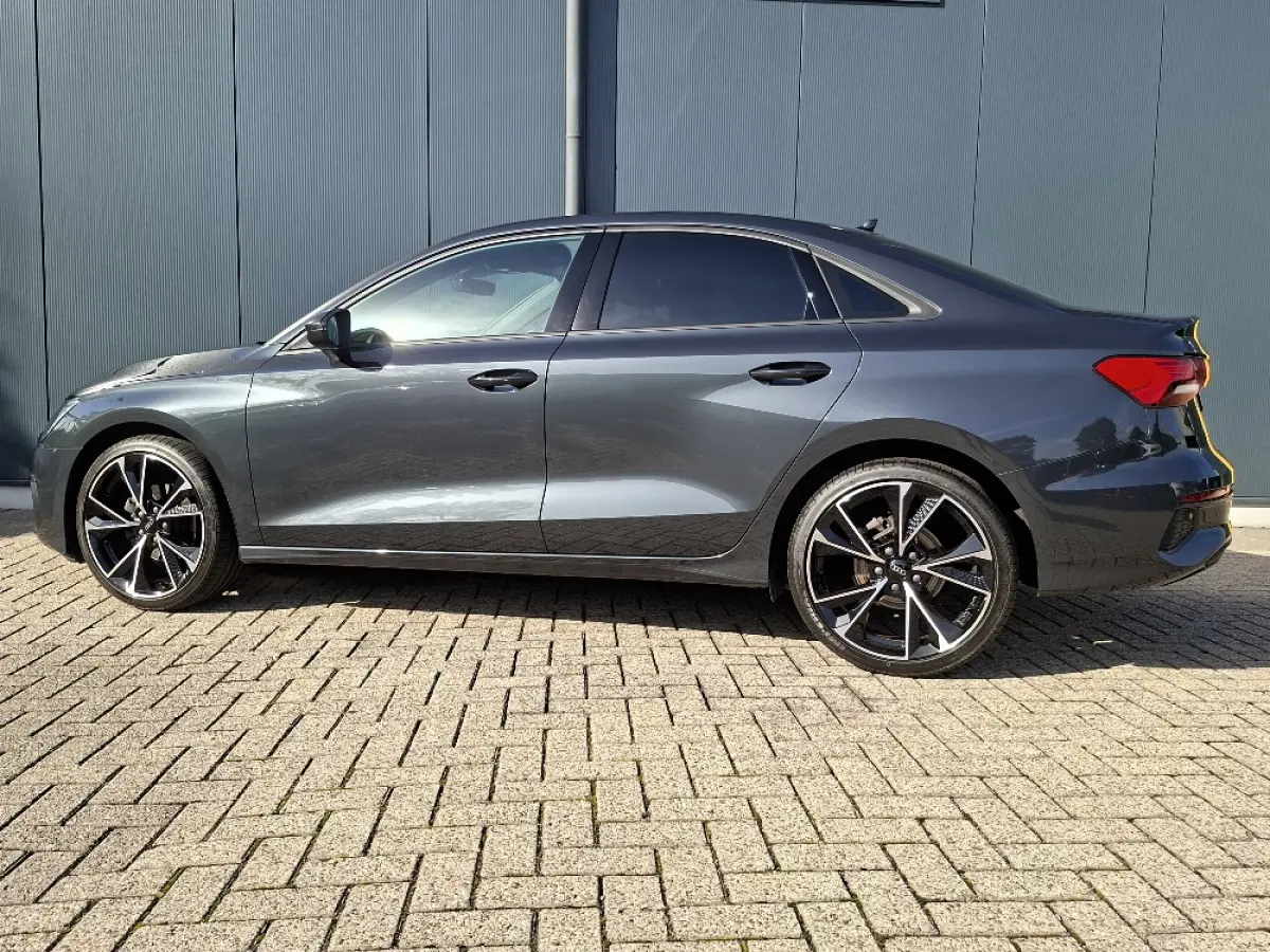 30 TFSI AUTOMAAT * Carplay * Climate Control * Parkeersensoren *