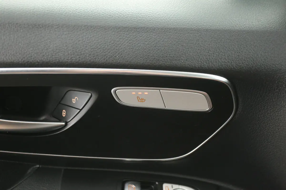 114 CDI Extra Lang | Automaat | Airco | Cruise | Camera | Carplay | 3 Zits | 2xSchuifdeur | Trekhaak