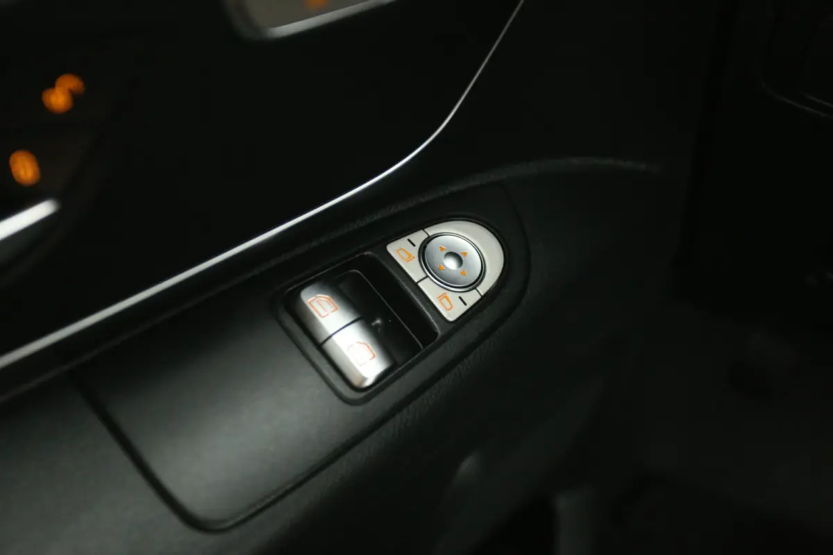 114 CDI Extra Lang | Automaat | Airco | Cruise | Camera | Carplay | 3 Zits | 2xSchuifdeur | Trekhaak