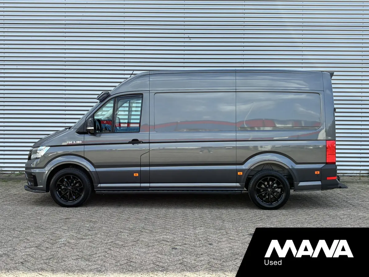 3.180 L3H3 • Indium Grey • Black Styling Package