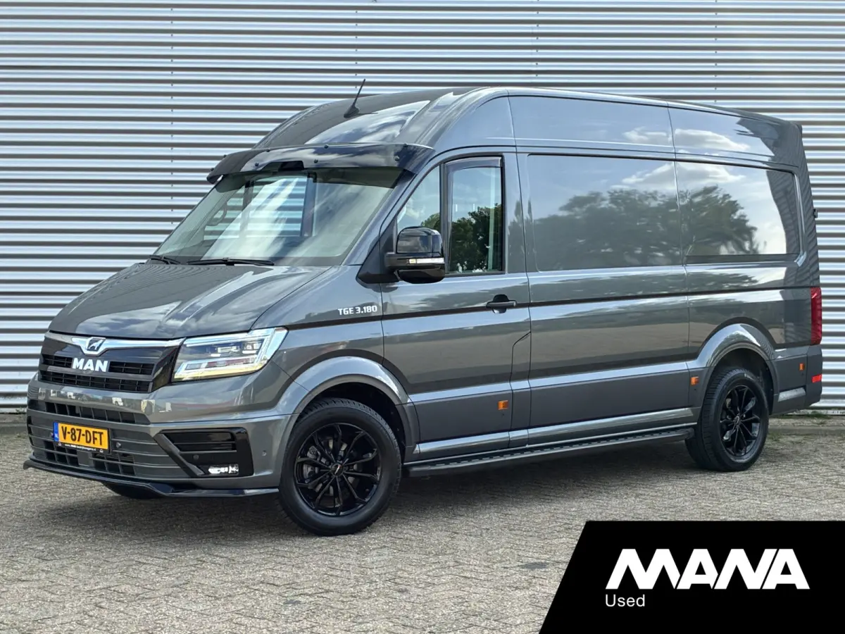 3.180 L3H3 • Indium Grey • Black Styling Package