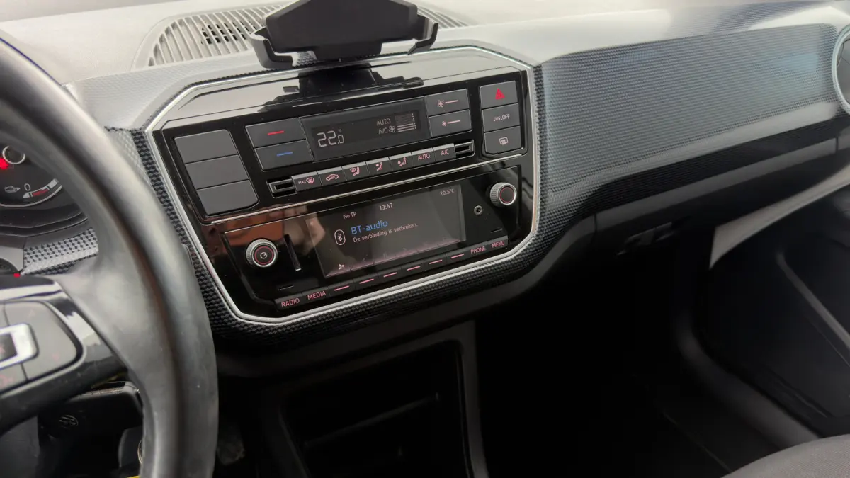 83pk | SOH 89,91% | Achteruitrijcamera | Airco | Bluetooth Audio |