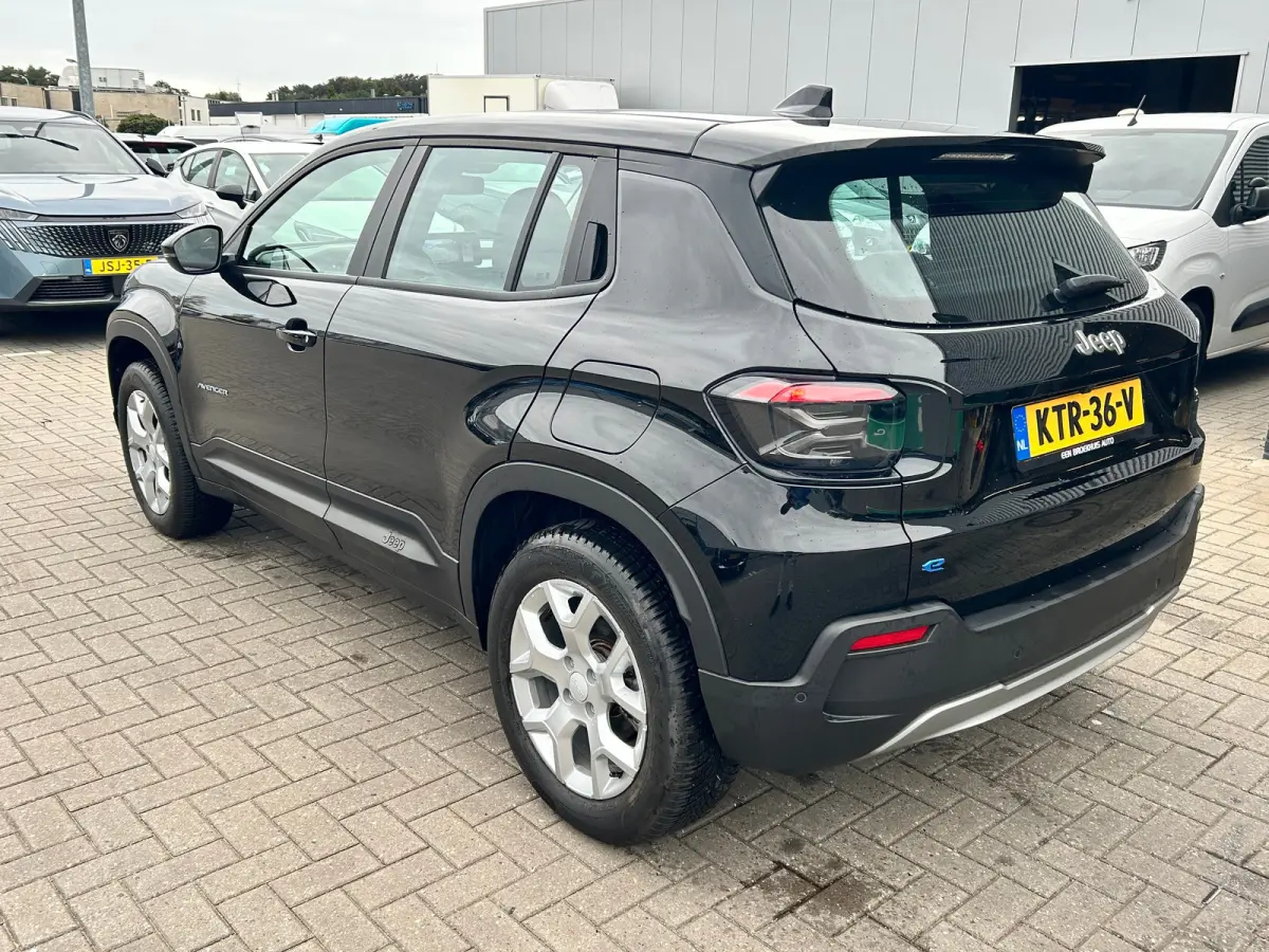 Altitude 54 kWh 18"Lichtmetaal | Adaptive Cruise | Climate Controle | Keyless Start | Carplay | LED | Digitaal Dashboard | Achteruitrijcamera | Airco (automatisch) | Apple Carplay/Android Au