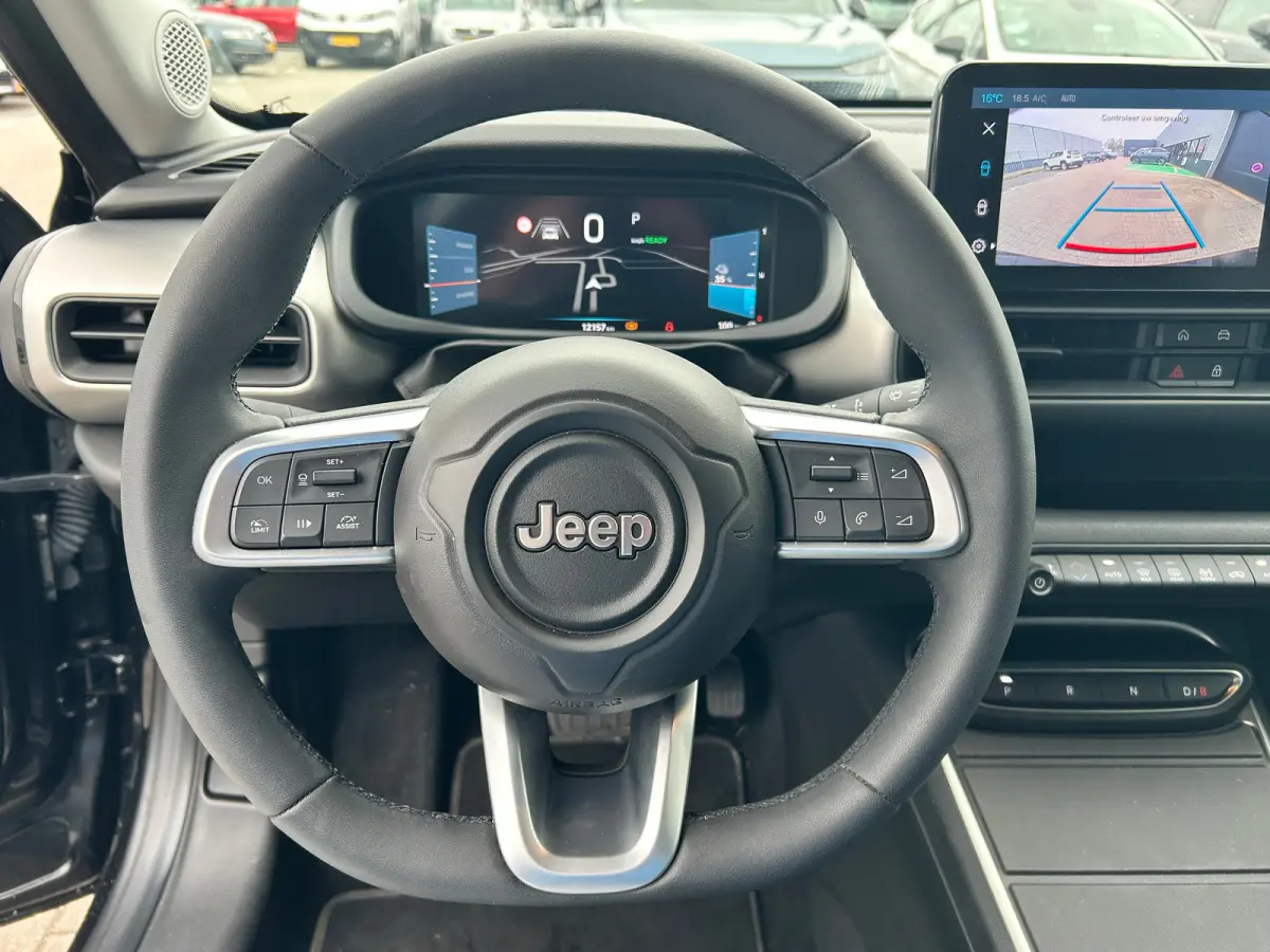 Altitude 54 kWh 18"Lichtmetaal | Adaptive Cruise | Climate Controle | Keyless Start | Carplay | LED | Digitaal Dashboard | Achteruitrijcamera | Airco (automatisch) | Apple Carplay/Android Au
