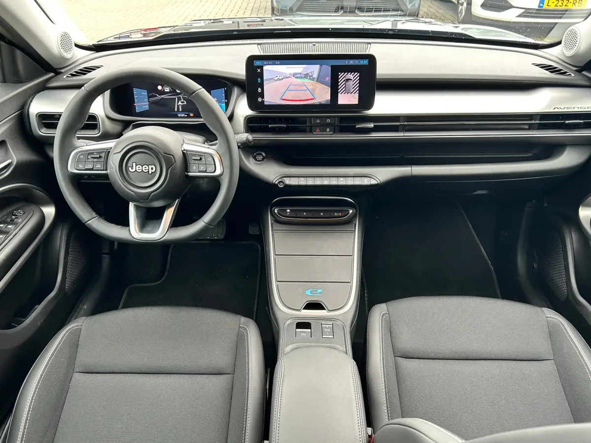 Altitude 54 kWh 18"Lichtmetaal | Adaptive Cruise | Climate Controle | Keyless Start | Carplay | LED | Digitaal Dashboard | Achteruitrijcamera | Airco (automatisch) | Apple Carplay/Android Au