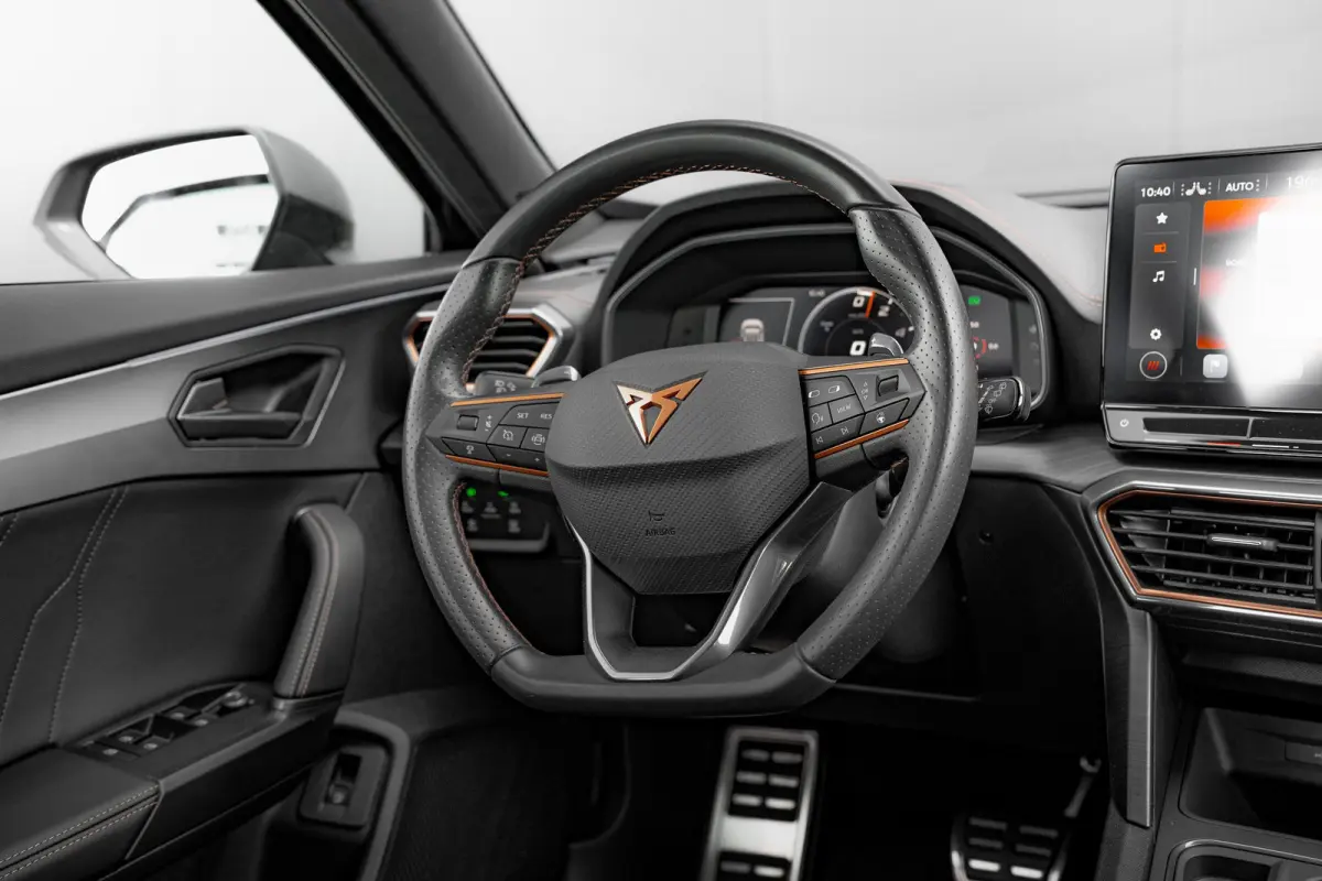 245pk 1.4 e-Hybrid VZ Performance Achteruitrijcamera | Dodehoekdetectie | Adaptive cruise control | Keyless entry