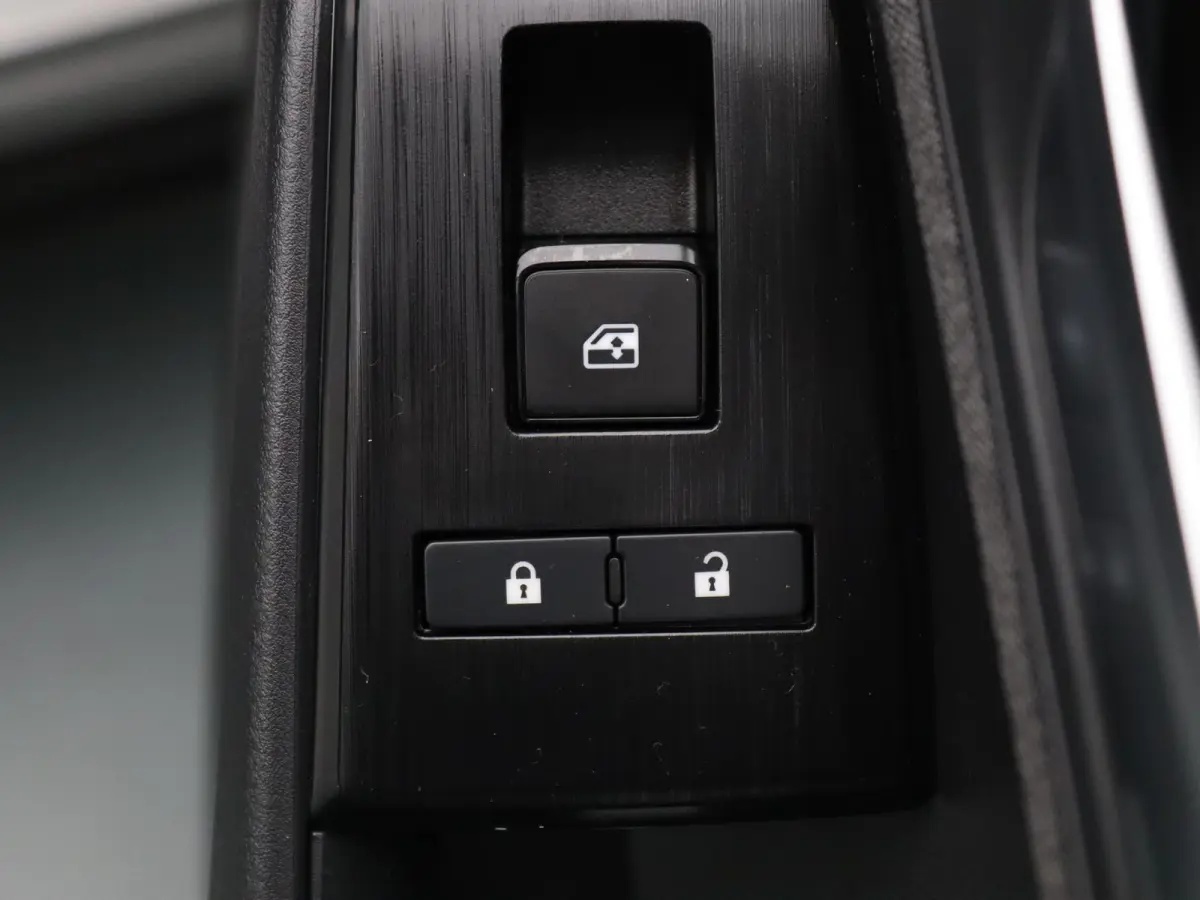 190pk e-Power Business Edition Apple Carplay/Android Auto | Climate