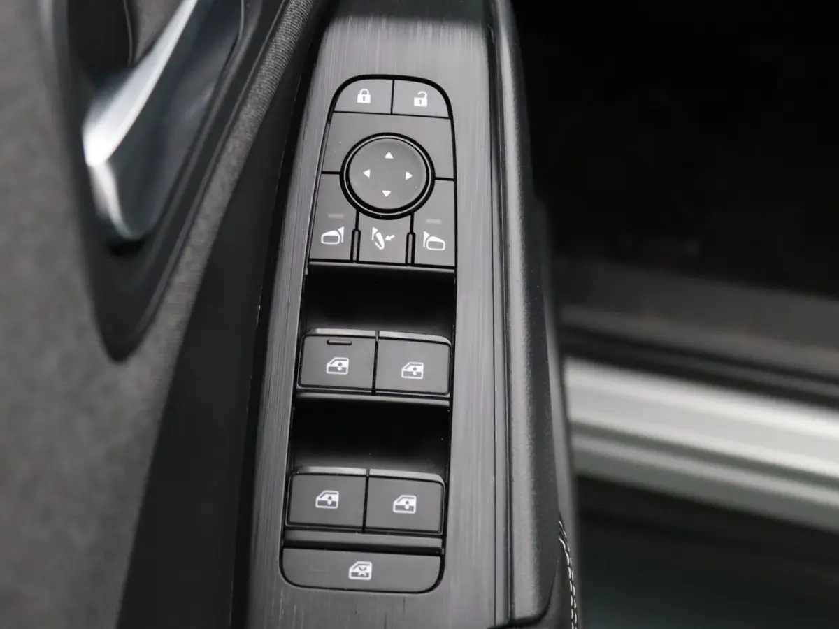190pk e-Power Business Edition Apple Carplay/Android Auto | Climate