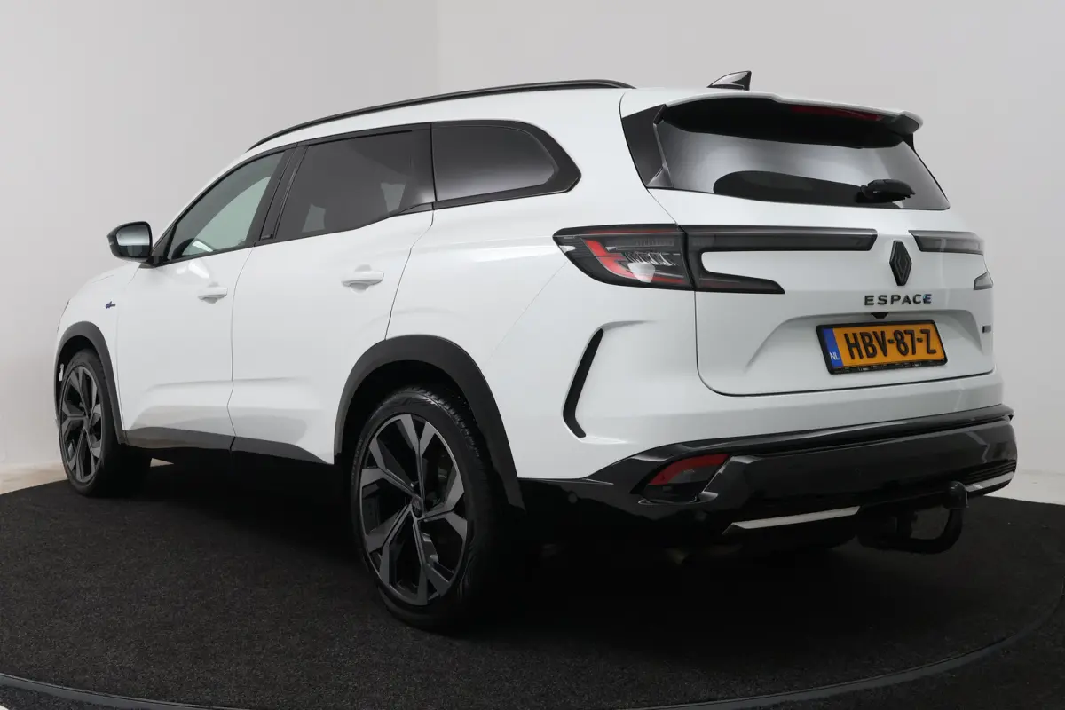E-Tech full hybrid 200 esprit Alpine 7p. (TREKHAAK, STOEL/STUURVERWARMING, ELEKTR STOELEN, CAMERA, CRUISE ADAPTIEF)
