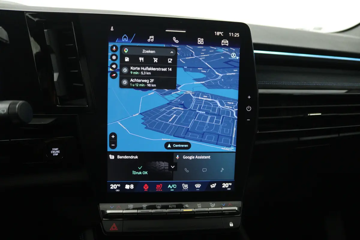 E-Tech full hybrid 200 esprit Alpine 7p. (TREKHAAK, STOEL/STUURVERWARMING, ELEKTR STOELEN, CAMERA, CRUISE ADAPTIEF)