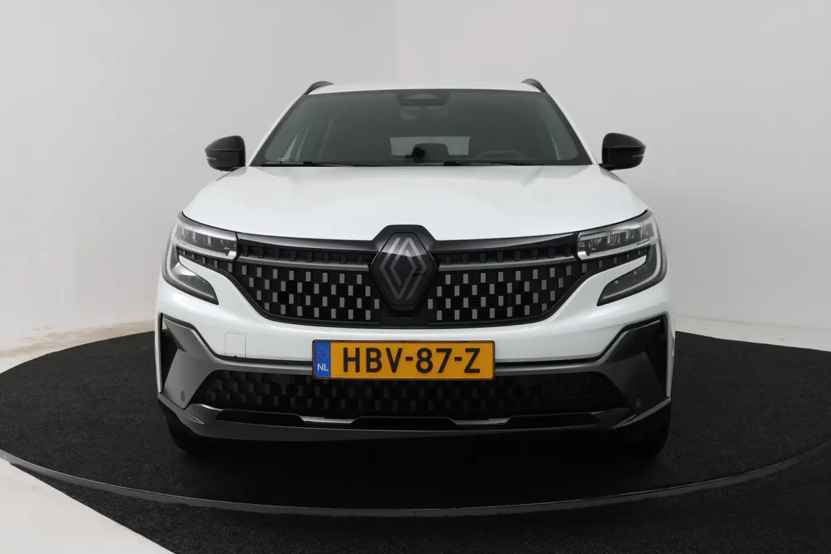 E-Tech full hybrid 200 esprit Alpine 7p. (TREKHAAK, STOEL/STUURVERWARMING, ELEKTR STOELEN, CAMERA, CRUISE ADAPTIEF)