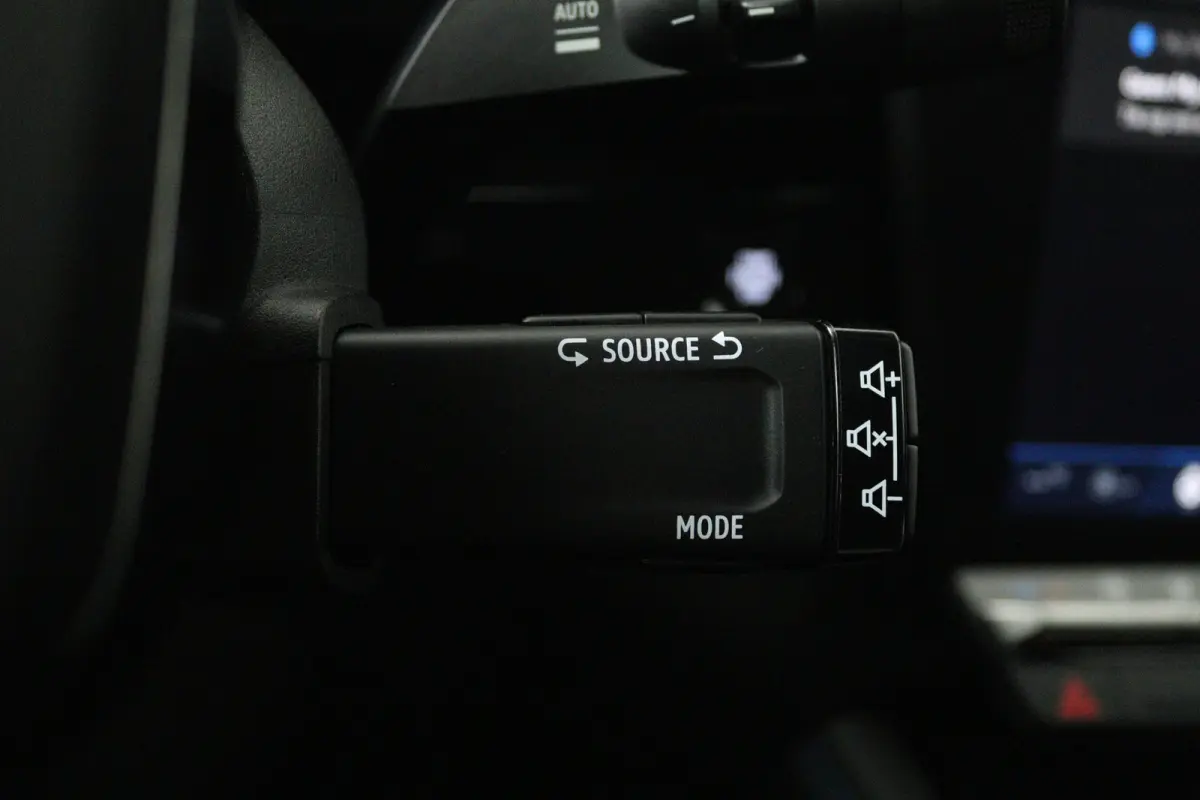 E-Tech full hybrid 200 esprit Alpine 7p. (TREKHAAK, STOEL/STUURVERWARMING, ELEKTR STOELEN, CAMERA, CRUISE ADAPTIEF)