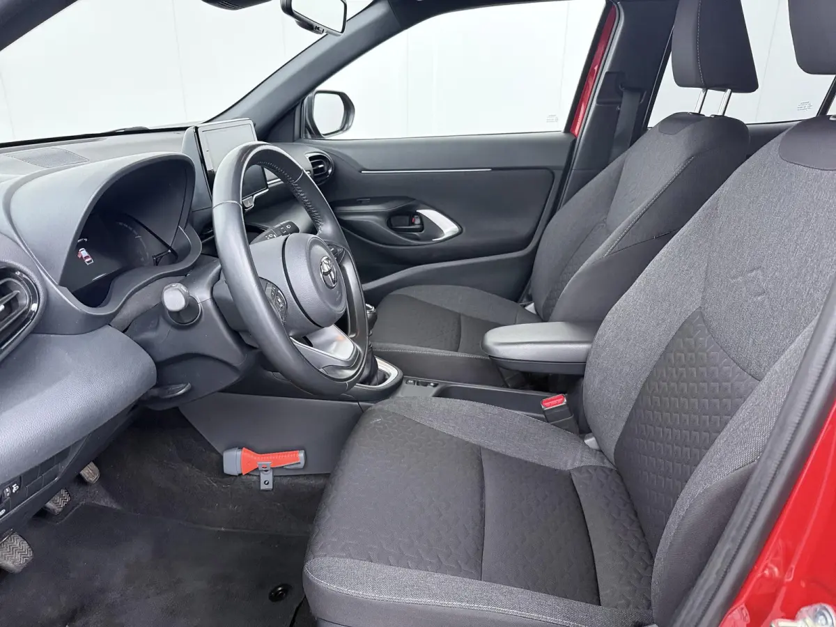 1.5 VVT-I Dynamic | Trekhaak | Parkeercamera | Navigatie |
