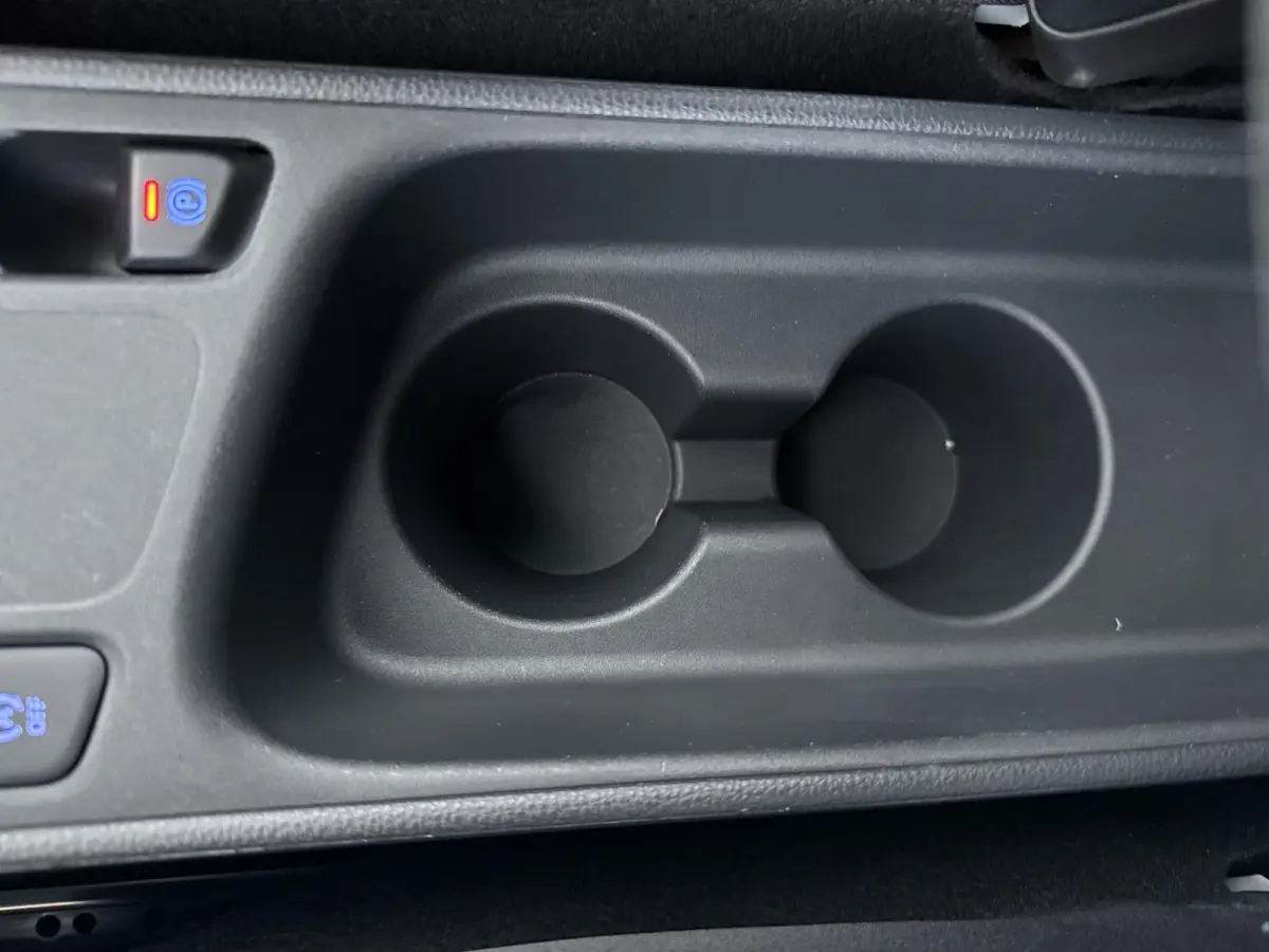 1.5 VVT-I Dynamic | Trekhaak | Parkeercamera | Navigatie |