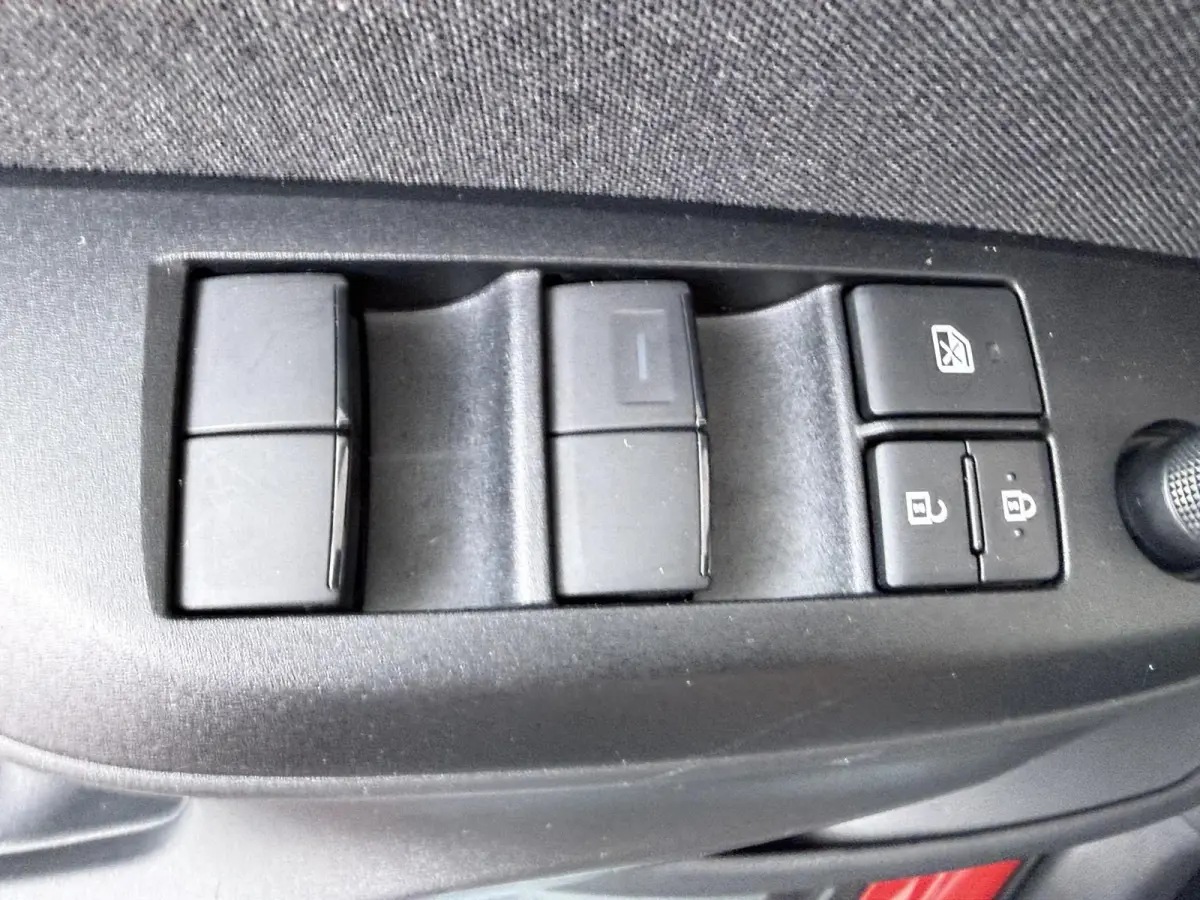 1.5 VVT-I Dynamic | Trekhaak | Parkeercamera | Navigatie |