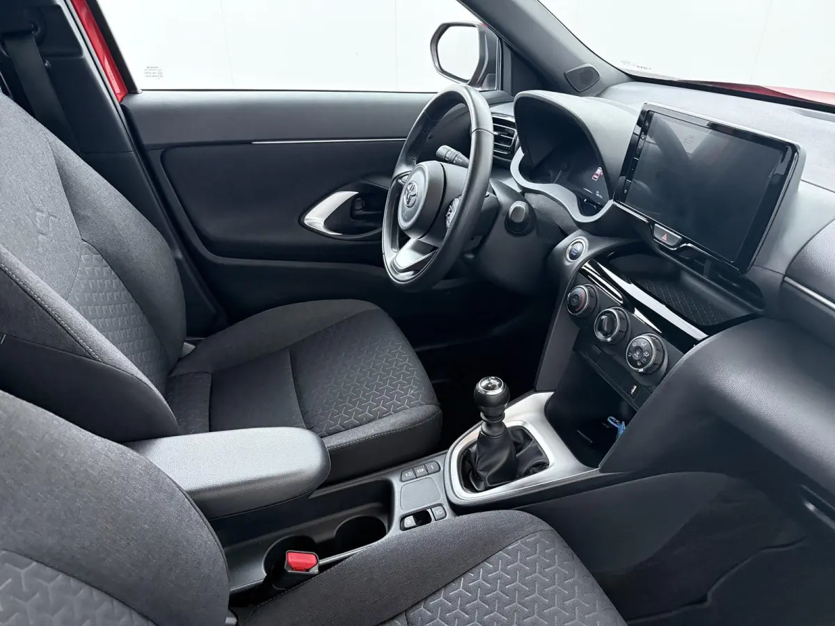 1.5 VVT-I Dynamic | Trekhaak | Parkeercamera | Navigatie |