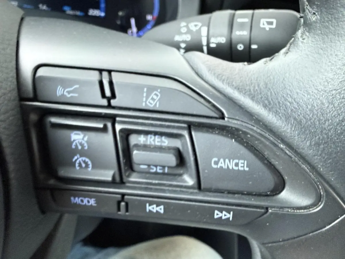 1.5 VVT-I Dynamic | Trekhaak | Parkeercamera | Navigatie |