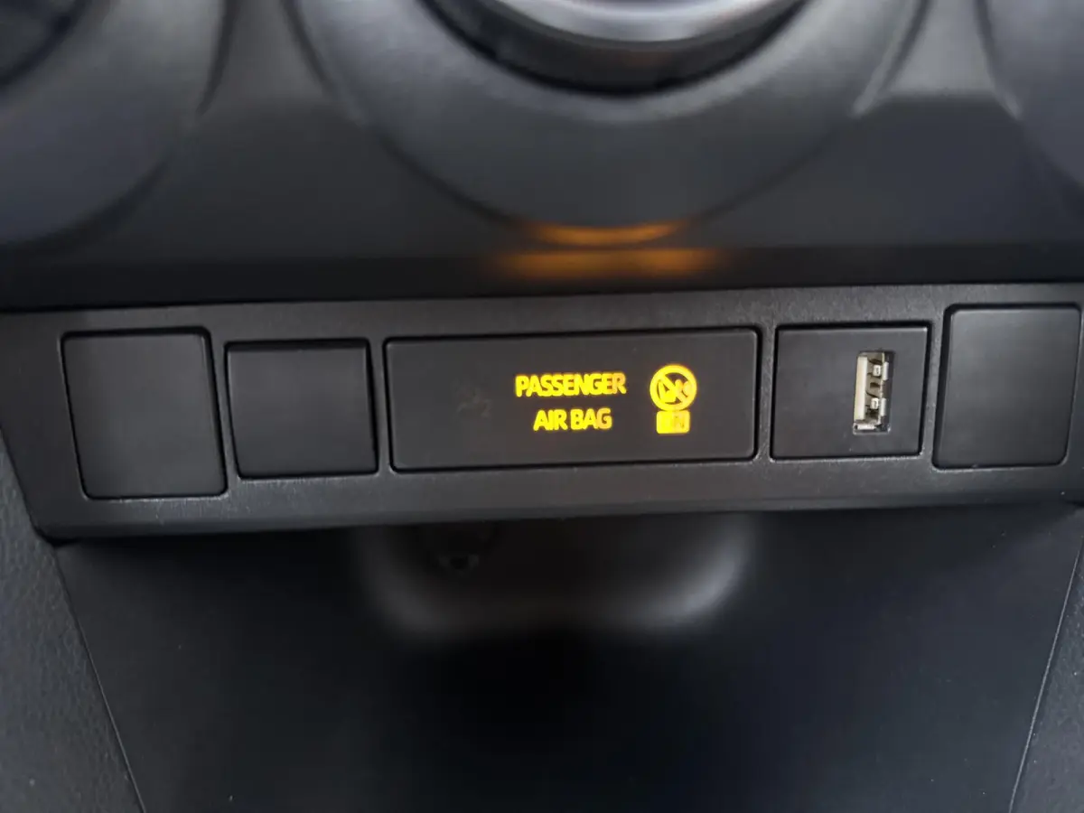 1.5 VVT-I Dynamic | Trekhaak | Parkeercamera | Navigatie |