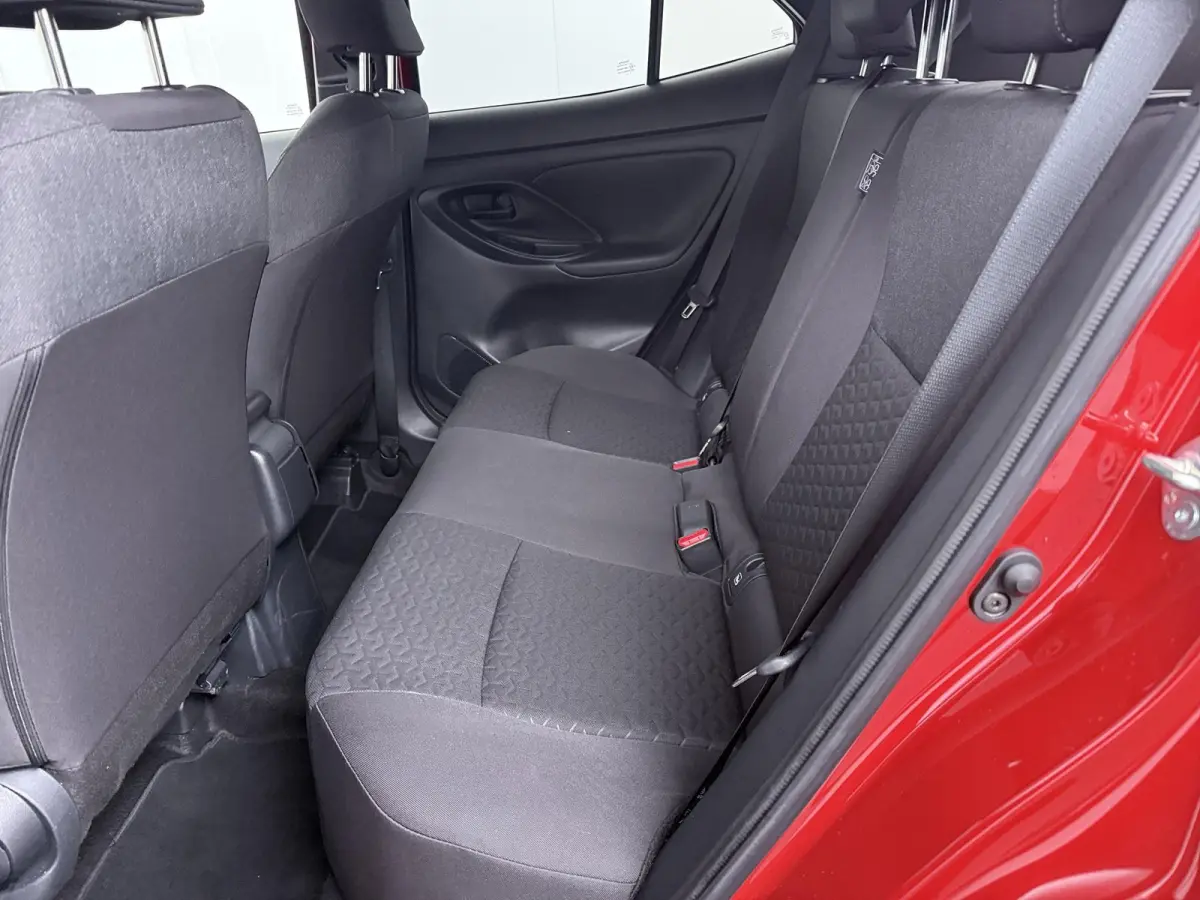 1.5 VVT-I Dynamic | Trekhaak | Parkeercamera | Navigatie |