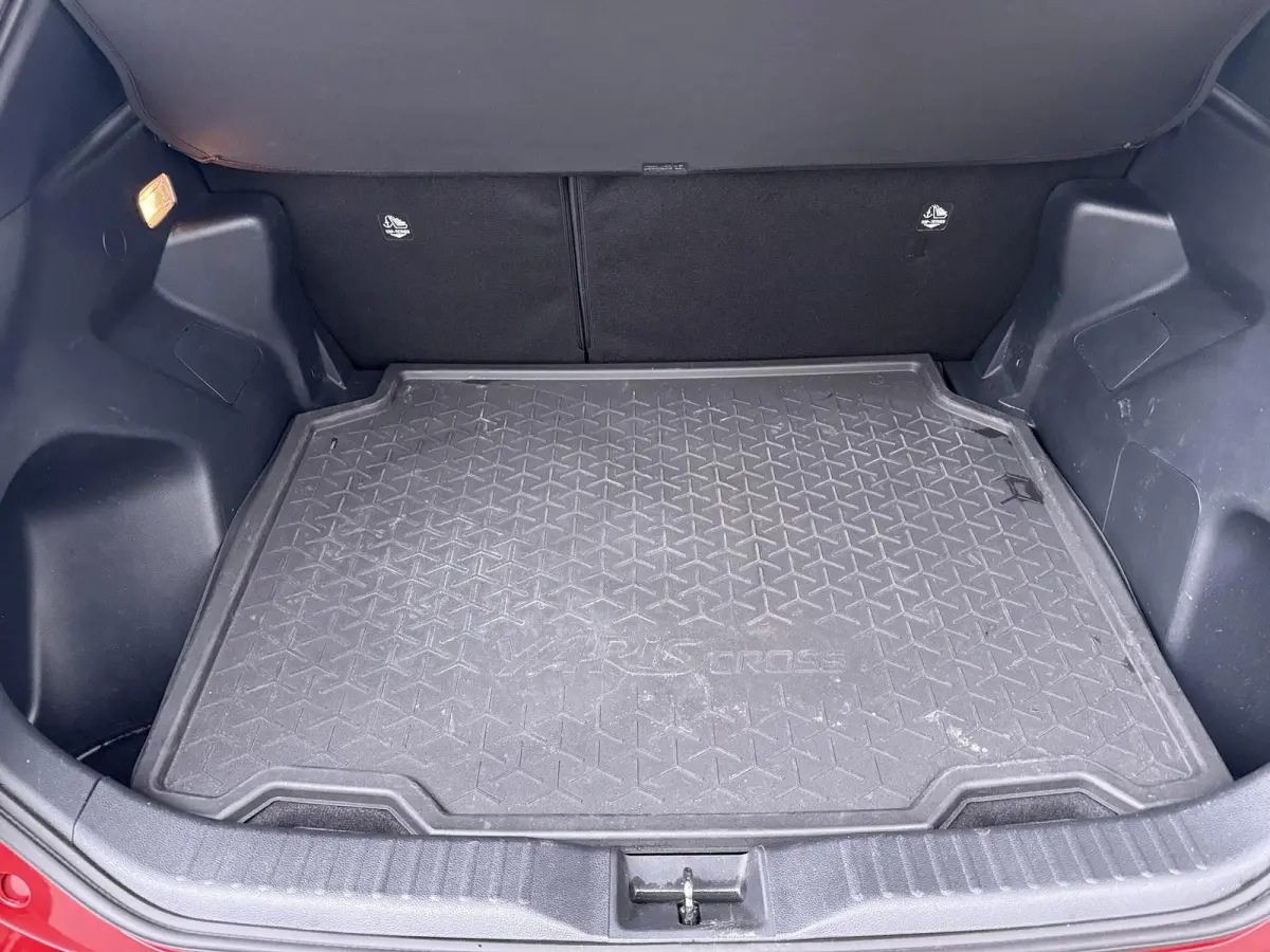 1.5 VVT-I Dynamic | Trekhaak | Parkeercamera | Navigatie |