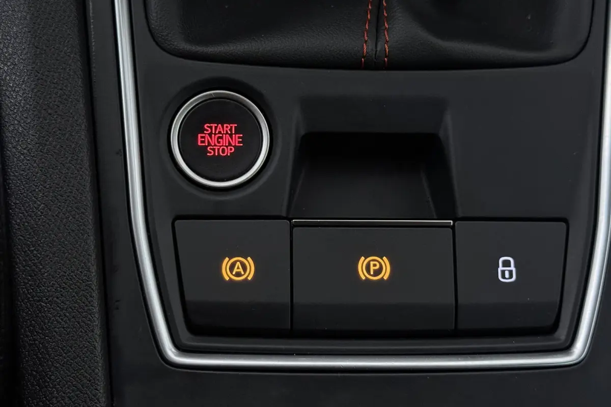 1.0 TSI FR Business Intense (DIGITALE COCKPIT, CRUISE ADAPTIEF, NAVIGATIE)