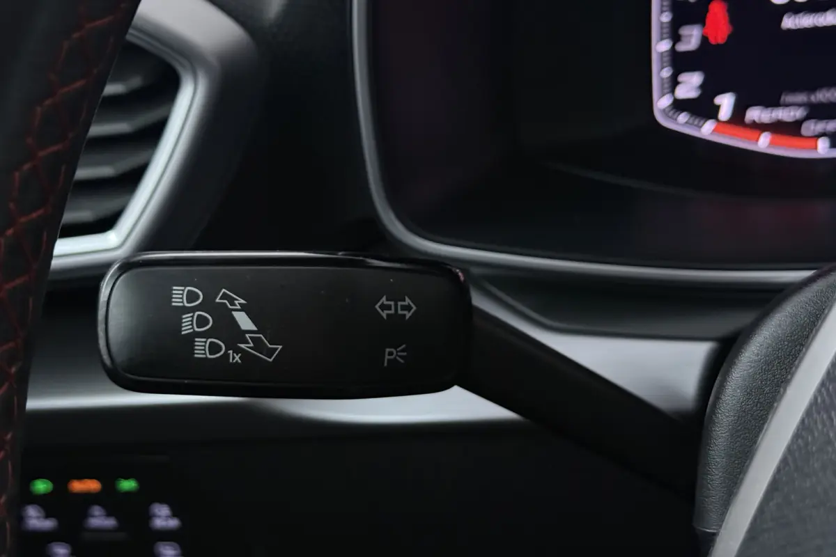 1.0 TSI FR Business Intense (DIGITALE COCKPIT, CRUISE ADAPTIEF, NAVIGATIE)