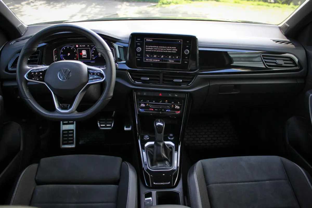 1.5 TSI R-Line // Black Style | Trekhaak | IQ.Lights | Camera | Navi. | Stoelverwarming | CarPlay & Android Auto