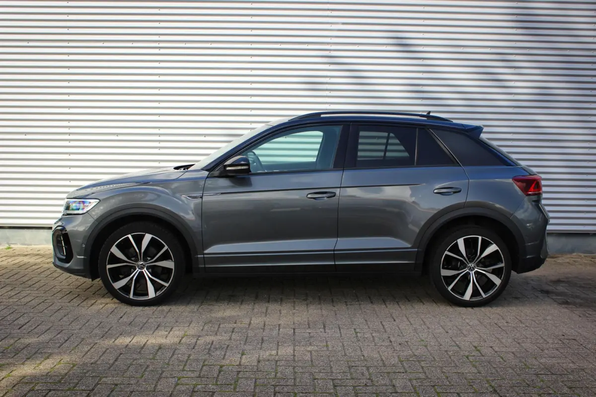 1.5 TSI R-Line // Black Style | Trekhaak | IQ.Lights | Camera | Navi. | Stoelverwarming | CarPlay & Android Auto