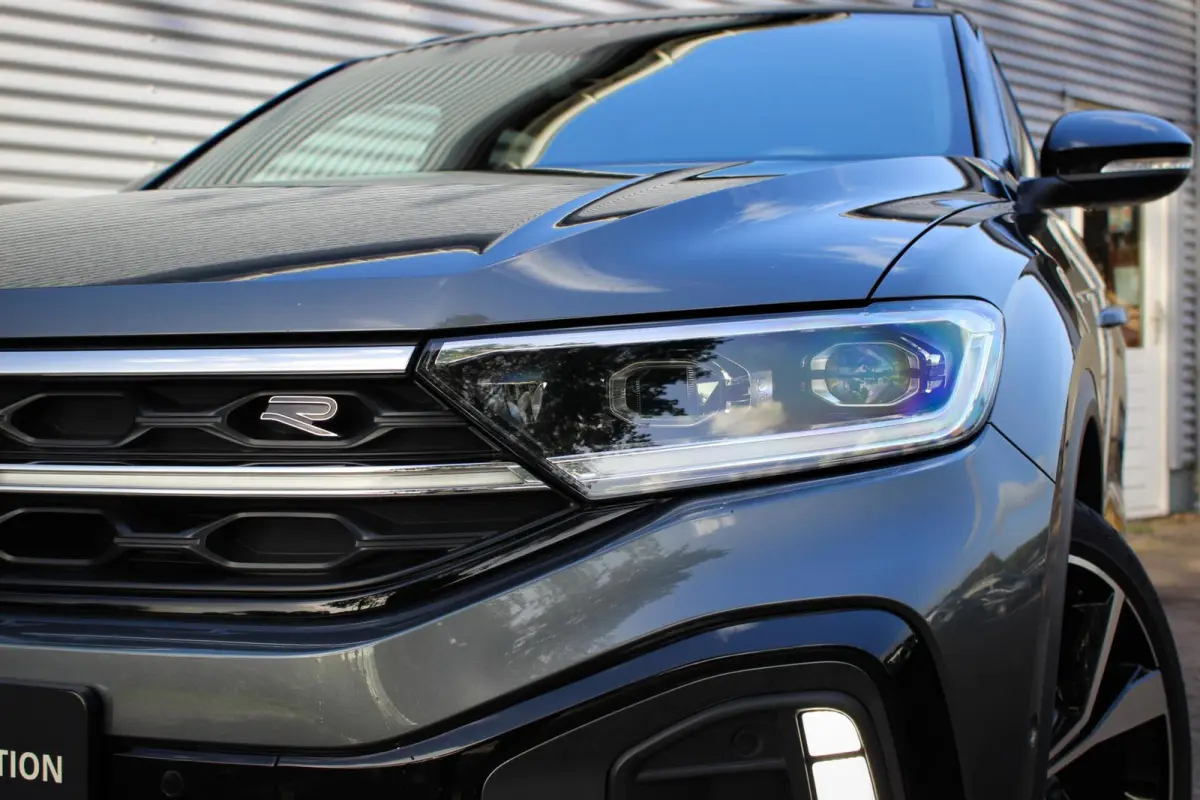 1.5 TSI R-Line // Black Style | Trekhaak | IQ.Lights | Camera | Navi. | Stoelverwarming | CarPlay & Android Auto
