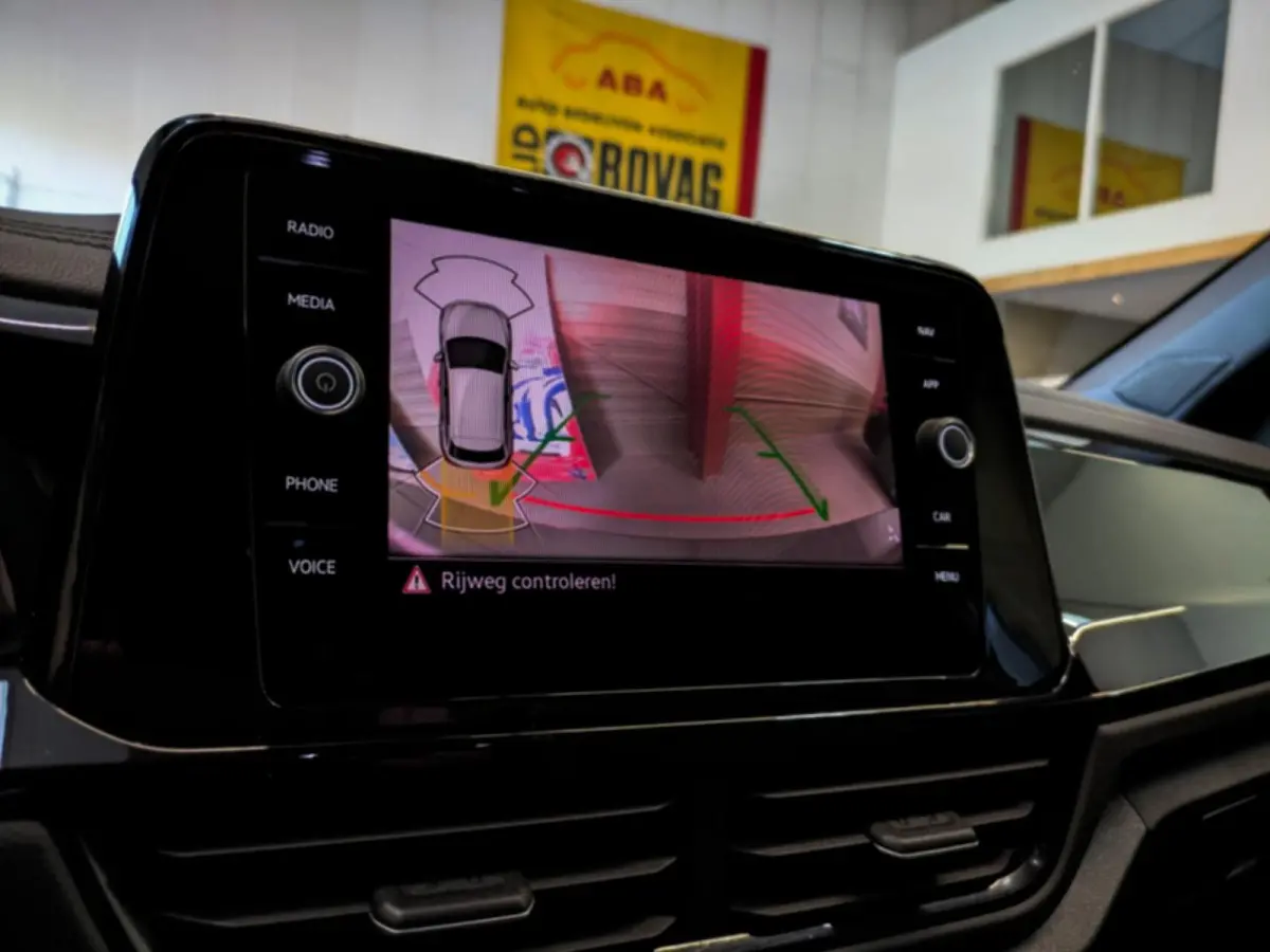 1.5 TSI R-Line // Black Style | Trekhaak | IQ.Lights | Camera | Navi. | Stoelverwarming | CarPlay & Android Auto