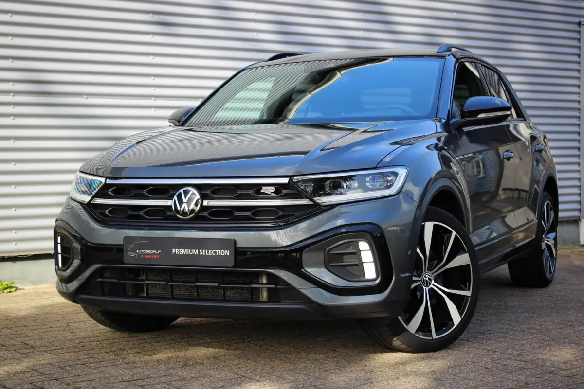 1.5 TSI R-Line // Black Style | Trekhaak | IQ.Lights | Camera | Navi. | Stoelverwarming | CarPlay & Android Auto