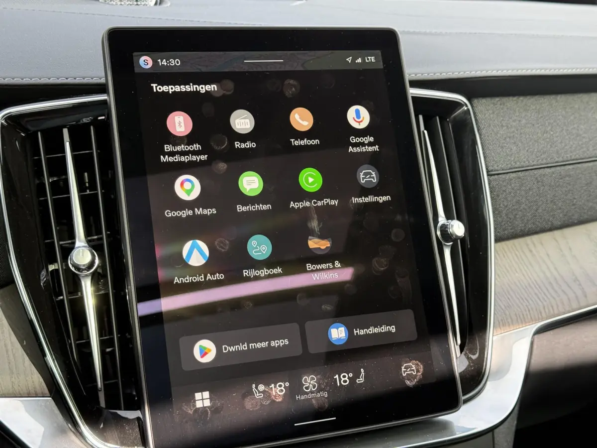 T8 Plug-in hybrid AWD Ultra Dark