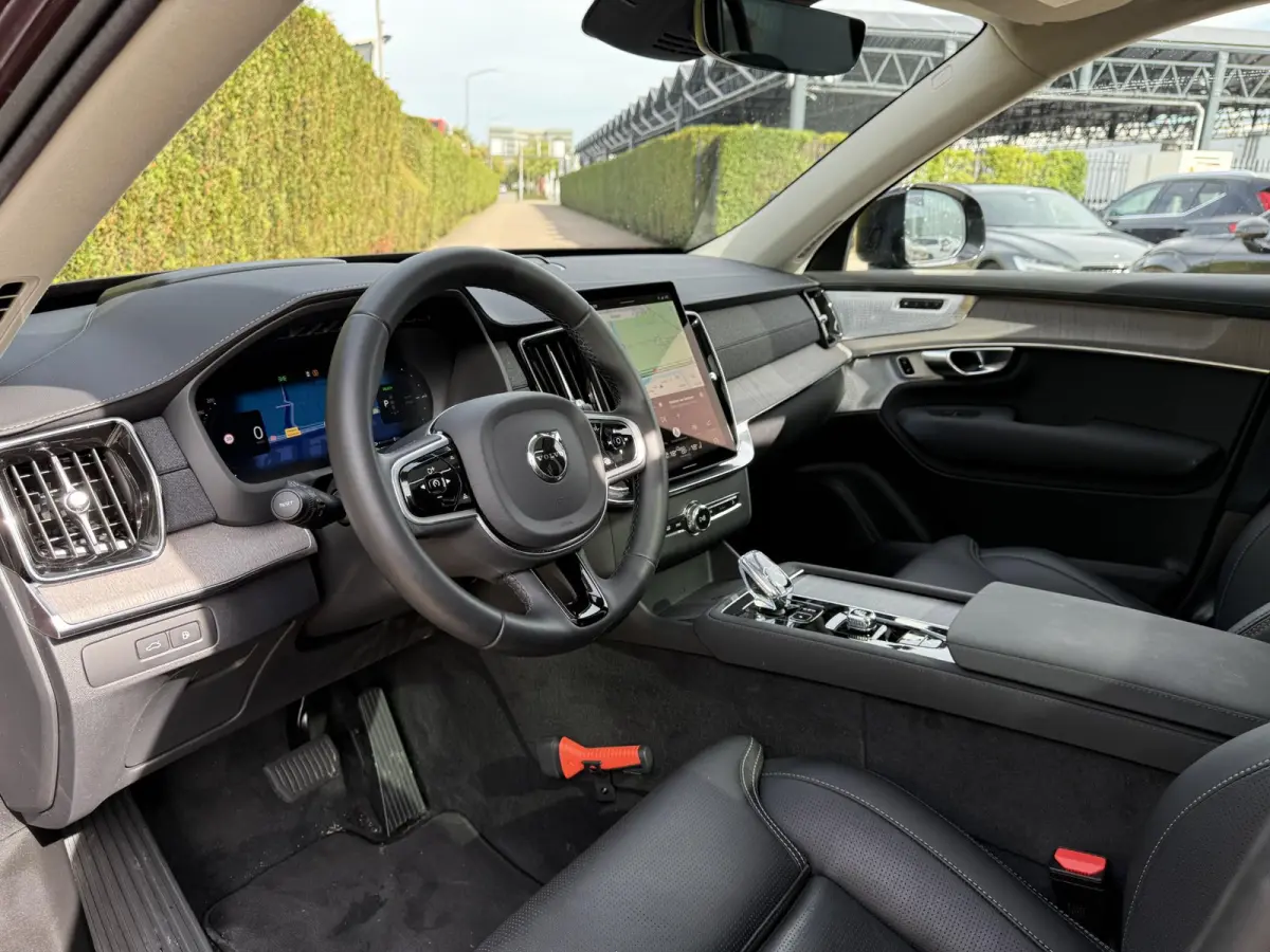 T8 Plug-in hybrid AWD Ultra Dark
