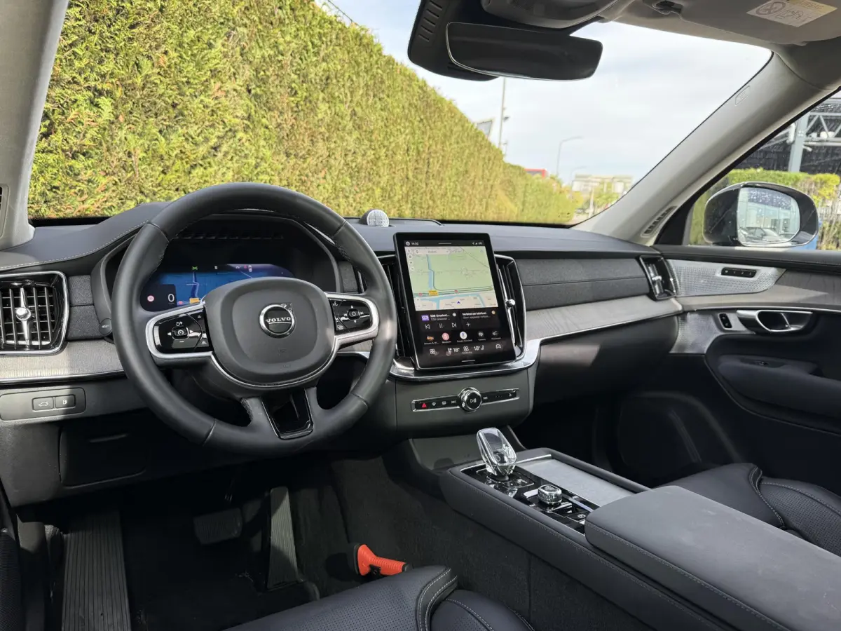 T8 Plug-in hybrid AWD Ultra Dark