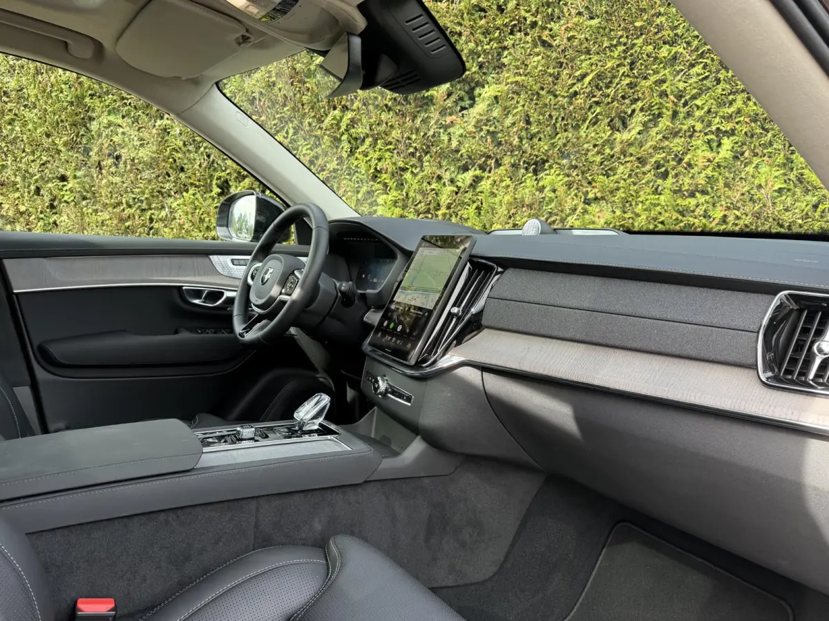 T8 Plug-in hybrid AWD Ultra Dark