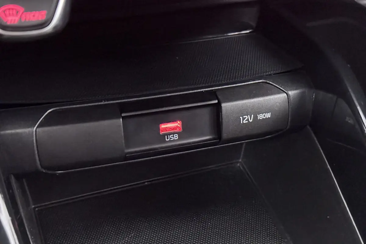 1.0 T-GDi MHEV DynamicPlusLine (CAMERA, NAVIGATIE, LANE-ASSIST, PARKEERSENSOREN)