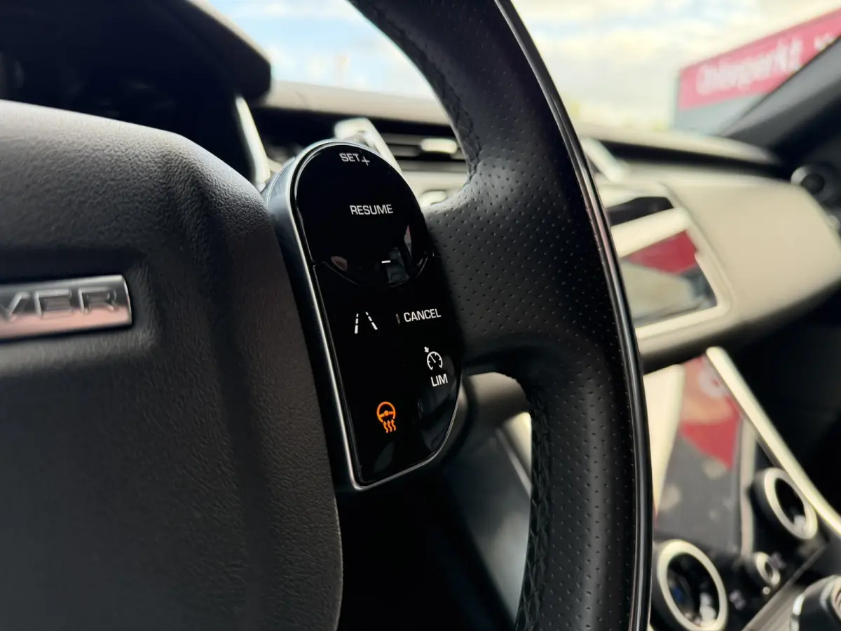 3.0 TDV6 HSE Dynamic Panoramadak Trekhaak Stuurwielverwarming Stoelventilatie 21 Inch Meridian Sound Laser-LED-koplamp InControl Secure Keyless Entry Luchtvering