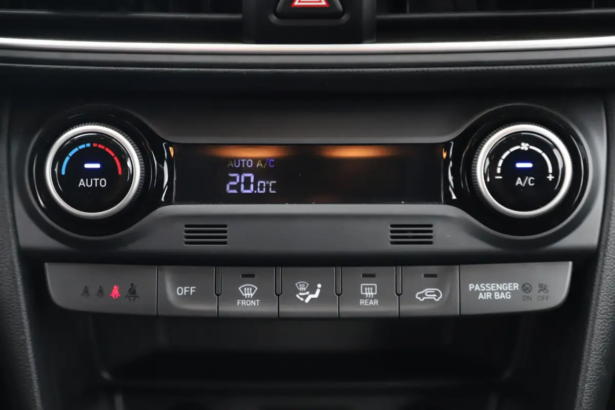 1.0T Comfort Trekhaak Navigatie Achteruitrijcamera Carplay Android Climate Cruise Control LMV
