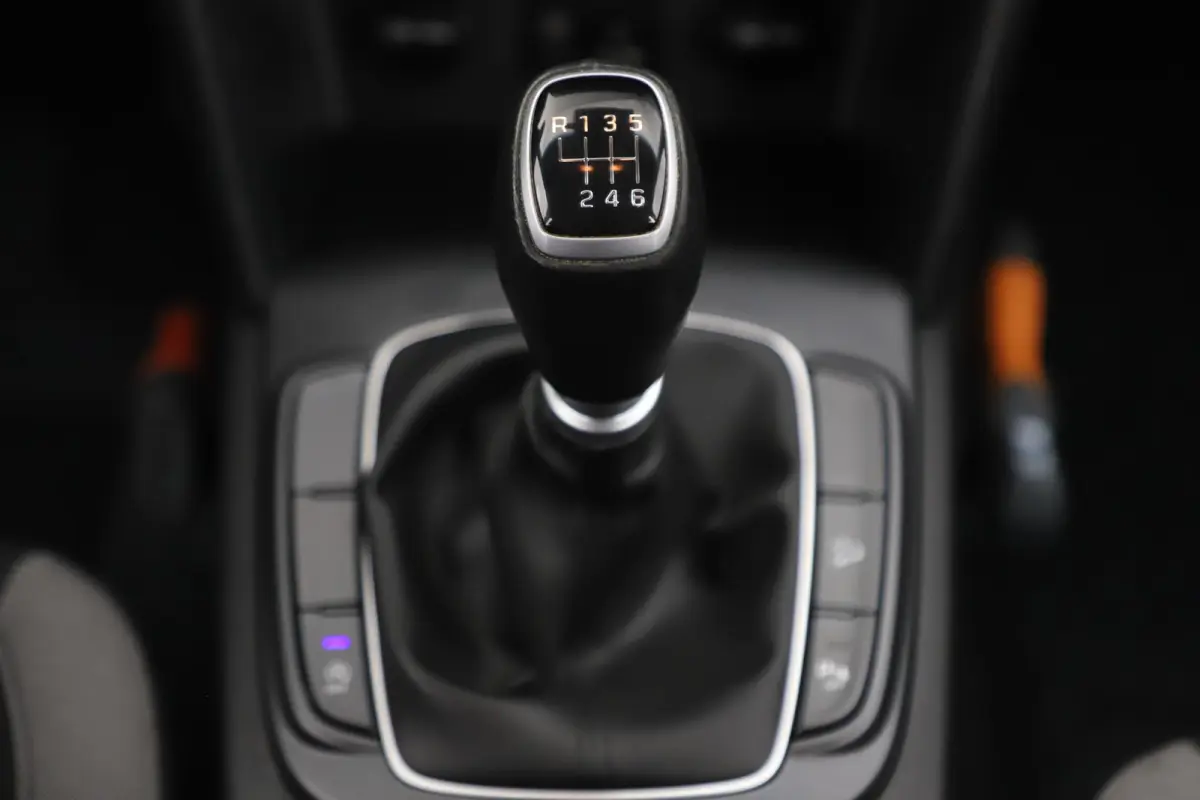 1.0T Comfort Trekhaak Navigatie Achteruitrijcamera Carplay Android Climate Cruise Control LMV