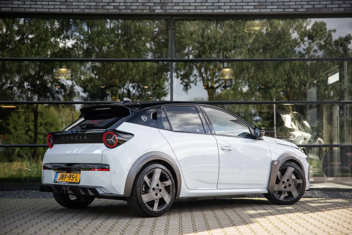 HF 54 kWh 280PK , Bianco Quarzo Two-Tone, SALA, Org. NL